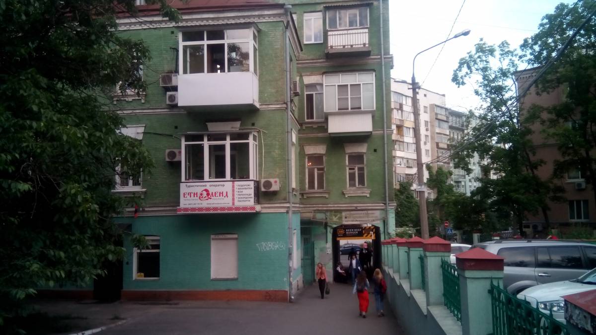 Продам офис 52 кв.м. на ул. Шота Руставели 24а метро Льва Толстого